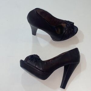 KENNETH COLE REACTION HEELS WOMEN SHOES SIZE 6.5
